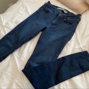 Brandy Melville Dark Wash Skinny Jeans